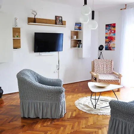 Spacious Quadria Near Motovun *