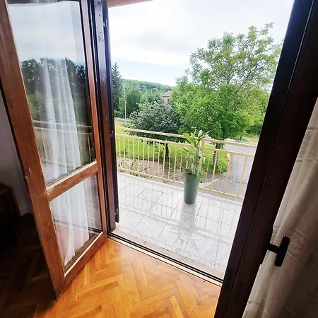 Apartment Spacious Quadria Near Motovun Karojba