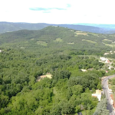 Spacious Quadria Near Motovun *